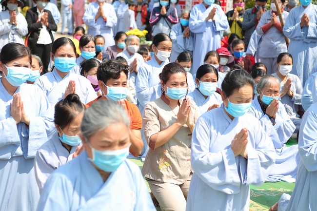 The Ceremony Praying for Peace in the New Year at Dong Cao Pagoda (internality) in Thanh Hoa.