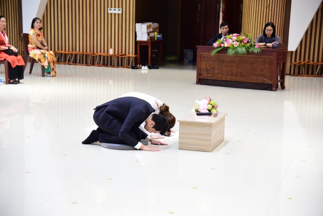 The Wedding Ceremony at the pagoda