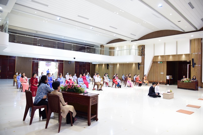 The Wedding Ceremony at the pagoda