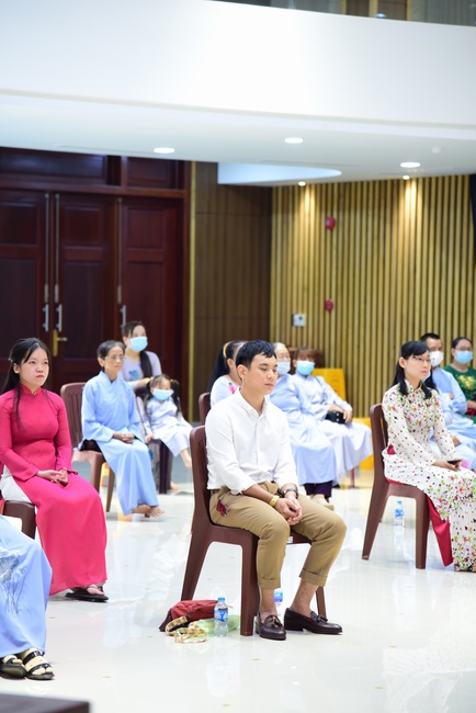 The Wedding Ceremony at the pagoda