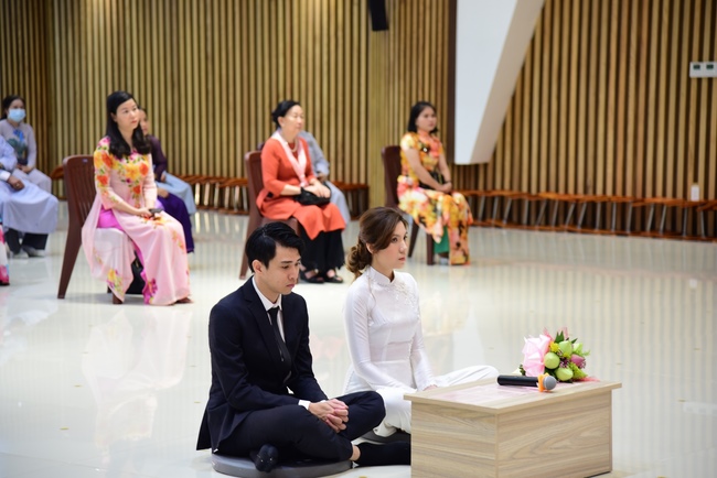 The Wedding Ceremony at the pagoda