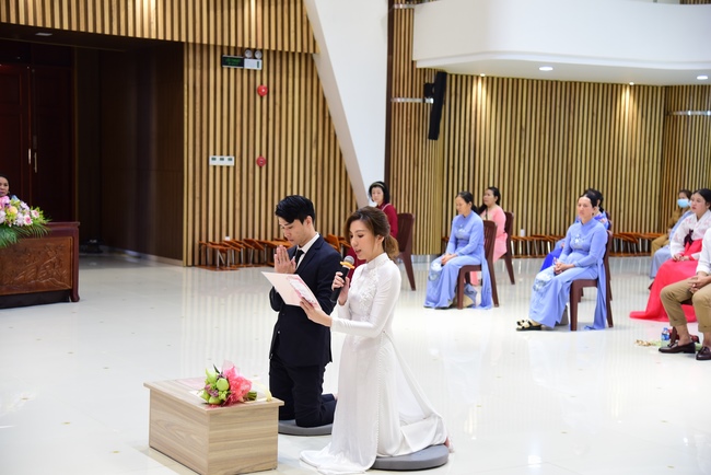The Wedding Ceremony at the pagoda