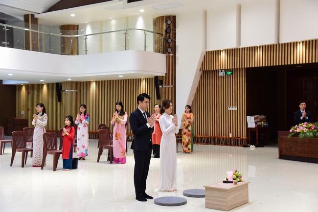 The Wedding Ceremony at the pagoda