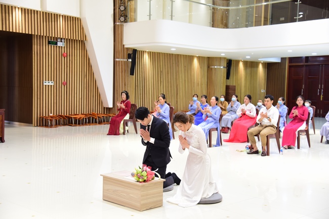 The Wedding Ceremony at the pagoda