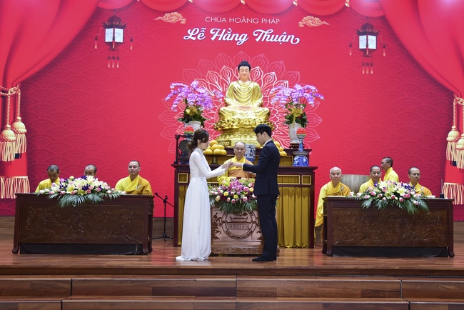 The Wedding Ceremony at the pagoda