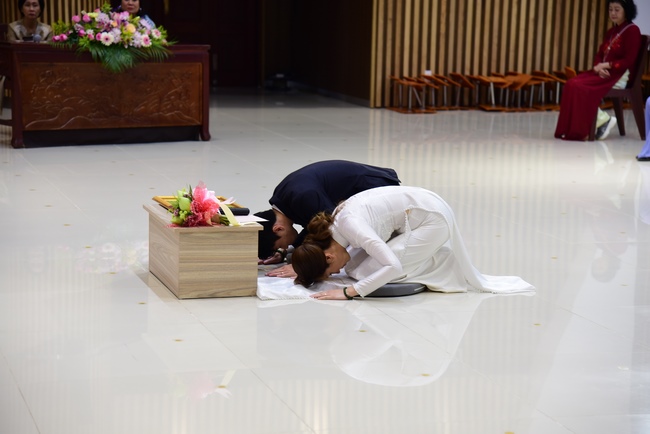 The Wedding Ceremony at the pagoda