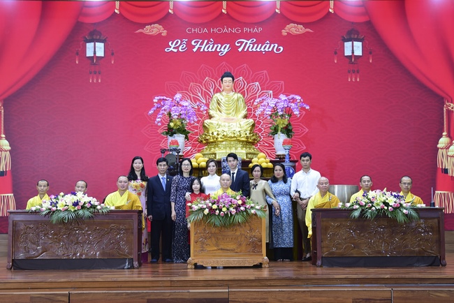 The Wedding Ceremony at the pagoda