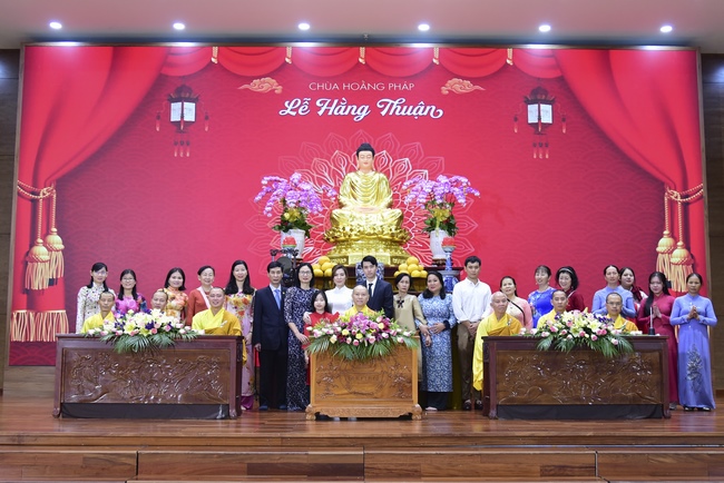 The Wedding Ceremony at the pagoda