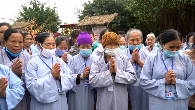 The Rite Wishing Longevity for the Elderly in Yen Phap ashram