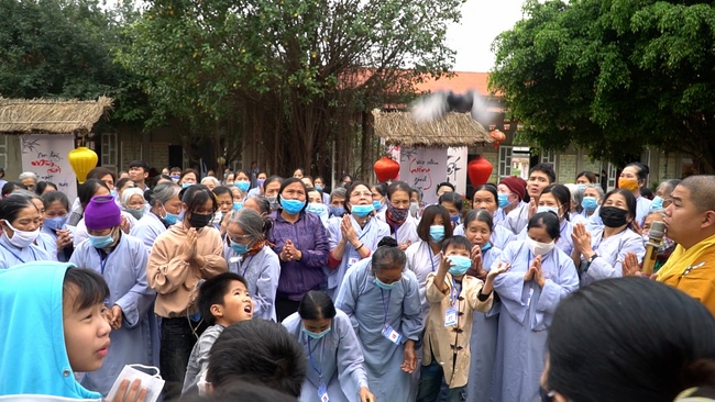 The Rite Wishing Longevity for the Elderly in Yen Phap ashram