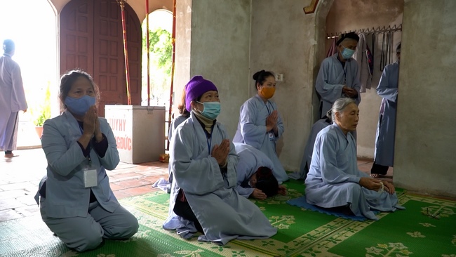 The Rite Wishing Longevity for the Elderly in Yen Phap ashram