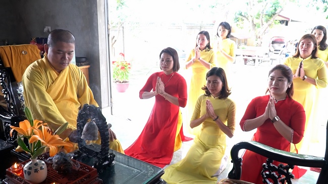 The Rite Wishing Longevity for the Elderly in Yen Phap ashram