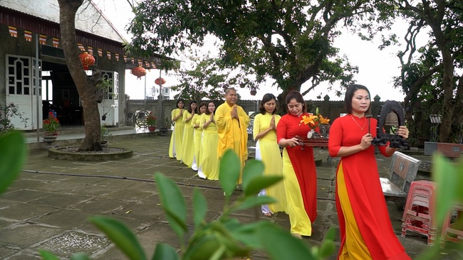 The Rite Wishing Longevity for the Elderly in Yen Phap ashram