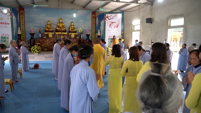 The Rite Wishing Longevity for the Elderly in Yen Phap ashram