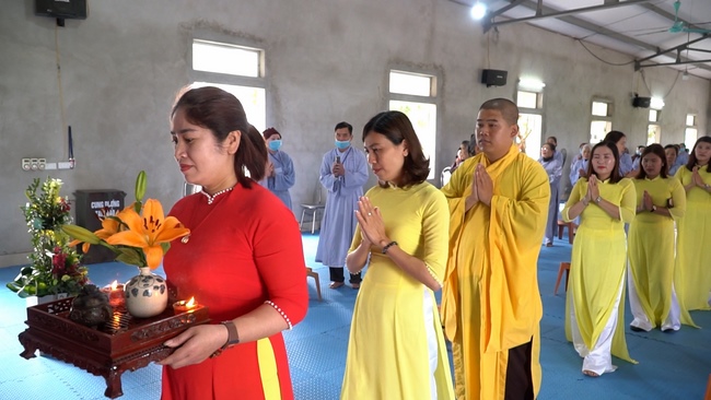The Rite Wishing Longevity for the Elderly in Yen Phap ashram