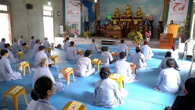 The Rite Wishing Longevity for the Elderly in Yen Phap ashram