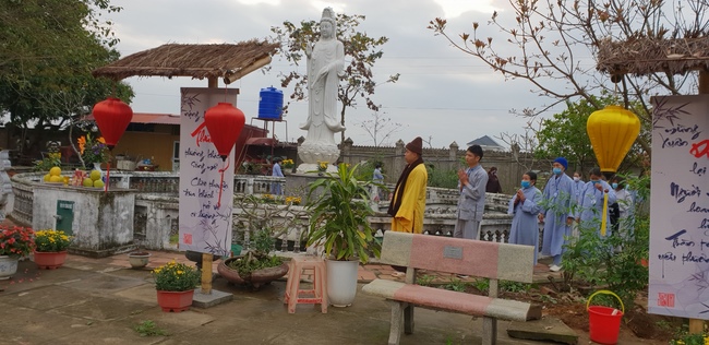 The Rite Wishing Longevity for the Elderly in Yen Phap ashram