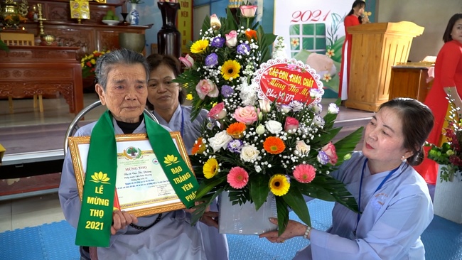 The Rite Wishing Longevity for the Elderly in Yen Phap ashram