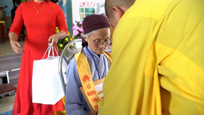 The Rite Wishing Longevity for the Elderly in Yen Phap ashram