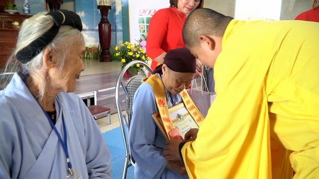 The Rite Wishing Longevity for the Elderly in Yen Phap ashram