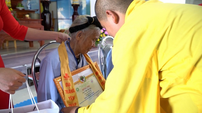 The Rite Wishing Longevity for the Elderly in Yen Phap ashram