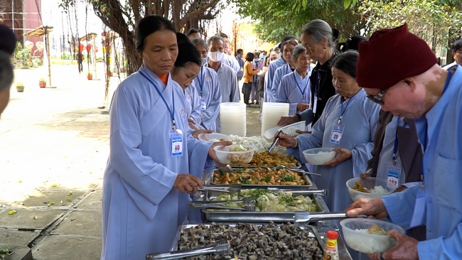 The Rite Wishing Longevity for the Elderly in Yen Phap ashram