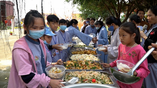 The Rite Wishing Longevity for the Elderly in Yen Phap ashram
