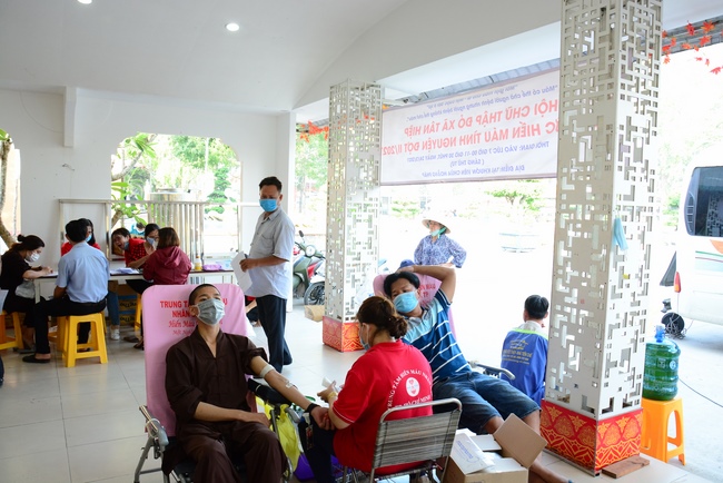 Humanitarian Blood Donation