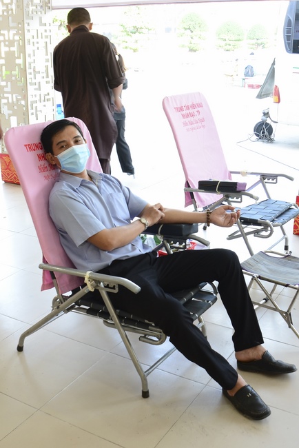 Humanitarian Blood Donation