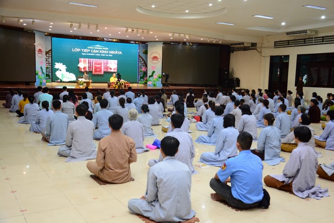 Opening a class approaching Nikāya at Hoang Phap Pagoda