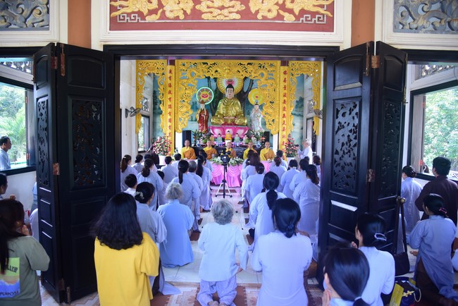 Three-Jewel Refuge Ceremony at  Bao Quang pagoda in Dong Nai