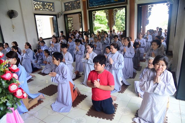 Three-Jewel Refuge Ceremony at  Bao Quang pagoda in Dong Nai