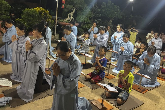 Repentant Ceremony at Suoi Phap Pagoda, Tay Ninh