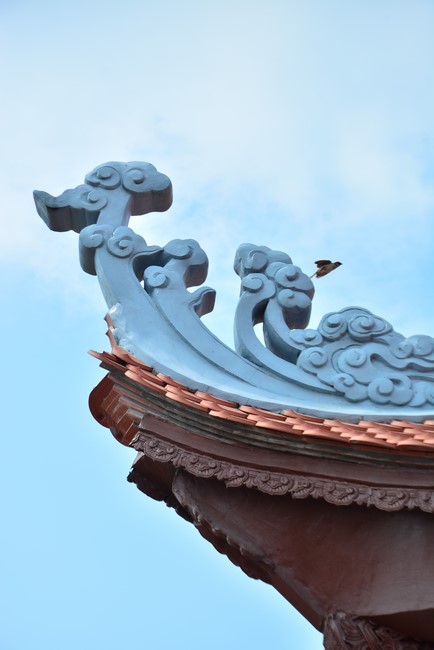 The rite inviting respectfully the Late Most's picture and the bell casting rite at Tay Khanh pagoda, Thai Binh