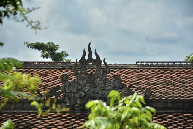 The rite inviting respectfully the Late Most's picture and the bell casting rite at Tay Khanh pagoda, Thai Binh