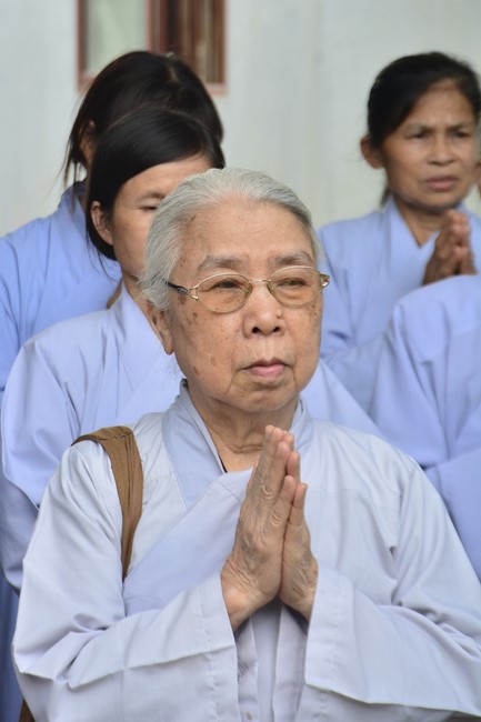 The rite inviting respectfully the Late Most's picture and the bell casting rite at Tay Khanh pagoda, Thai Binh