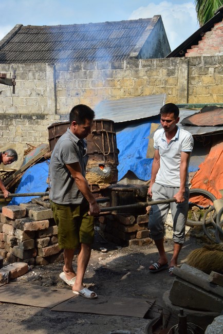The rite inviting respectfully the Late Most's picture and the bell casting rite at Tay Khanh pagoda, Thai Binh