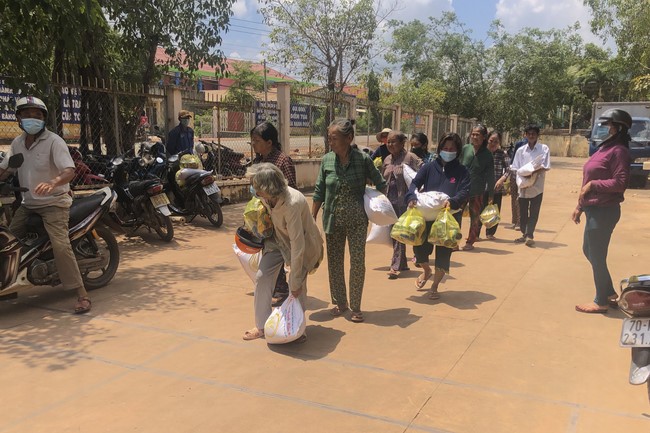 Charity of Suoi Phap Pagoda, Tay Ninh