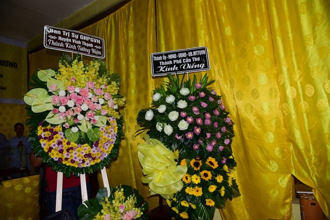 Ritual of visiting and offering homage to Most Thich Hue Truong’s Body