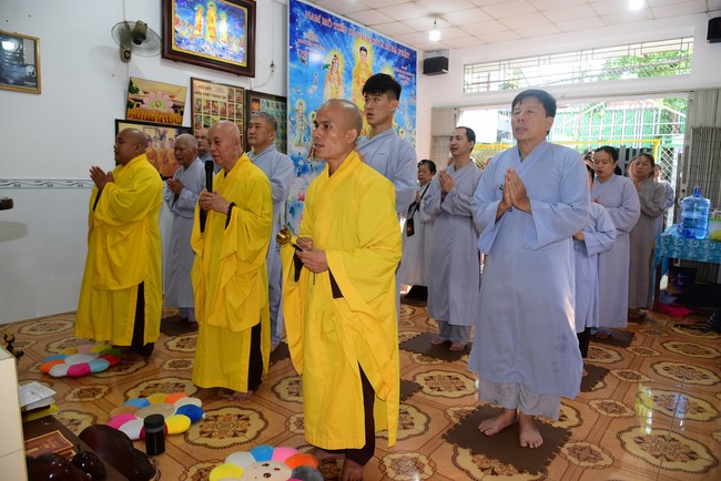 Repentant Ceremony at Minh Chat ashram in Can Tho