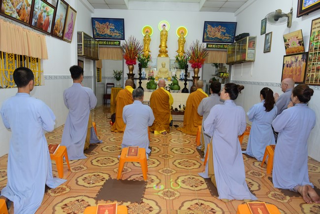 Repentant Ceremony at Minh Chat ashram in Can Tho