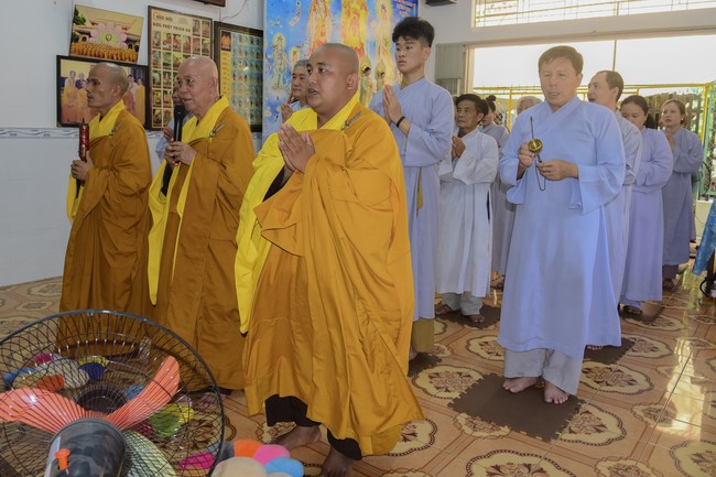 Repentant Ceremony at Minh Chat ashram in Can Tho