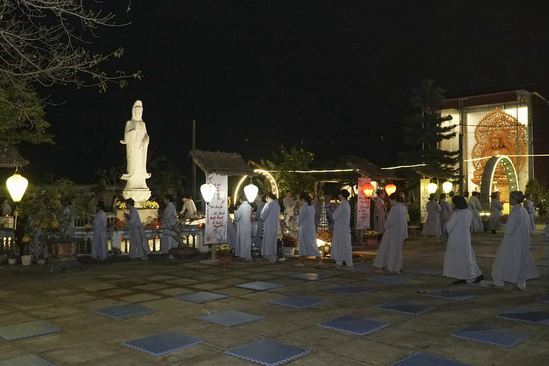 Prostrating five hundred names Bodhisattva Avalokitesvara at Dong Cao Pagoda