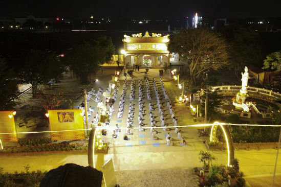 Prostrating five hundred names Bodhisattva Avalokitesvara at Dong Cao Pagoda
