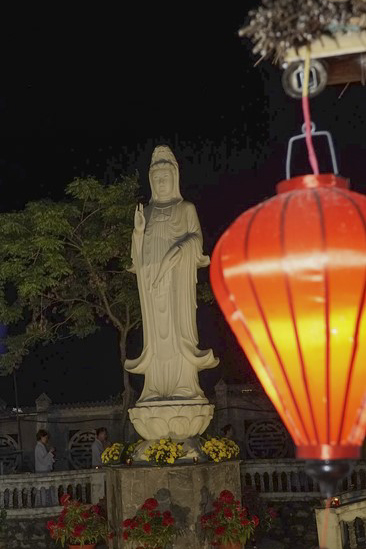 Prostrating five hundred names Bodhisattva Avalokitesvara at Dong Cao Pagoda