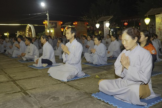 Prostrating five hundred names Bodhisattva Avalokitesvara at Dong Cao Pagoda