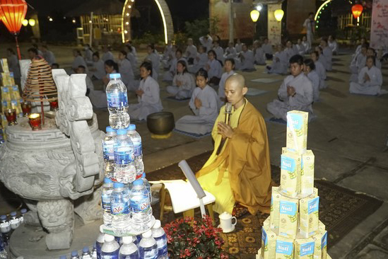Prostrating five hundred names Bodhisattva Avalokitesvara at Dong Cao Pagoda