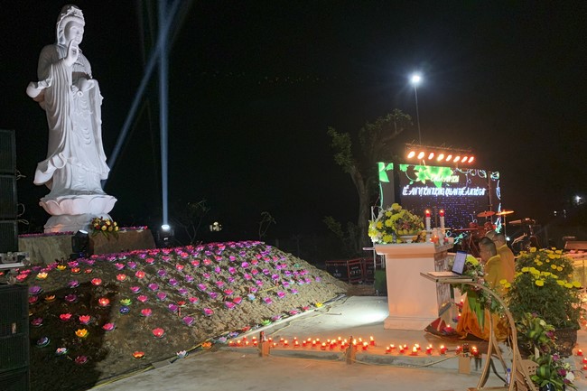 Ceremony of Settling Bodhisattva Avalokitesvara at An Son Pagoda, Quang Ngai.