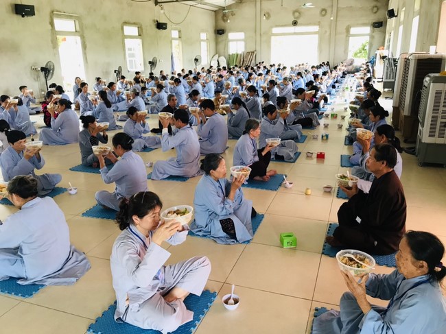 One - Day Retreat and Taking Refuge in the Triratna at Dong Cao pagoda