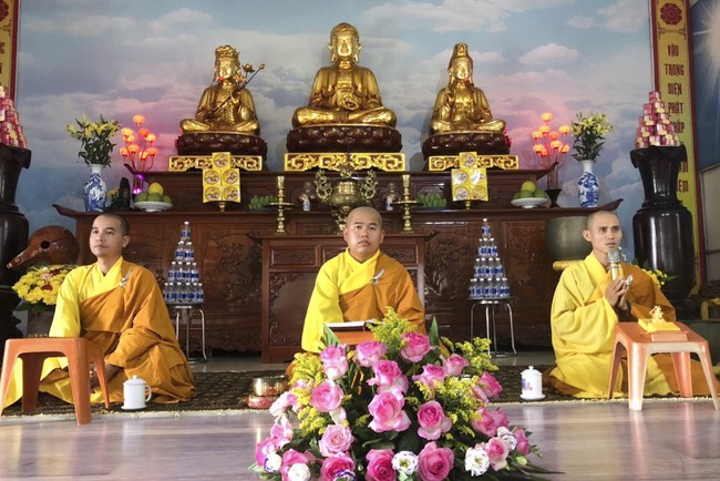One - Day Retreat and Taking Refuge in the Triratna at Dong Cao pagoda